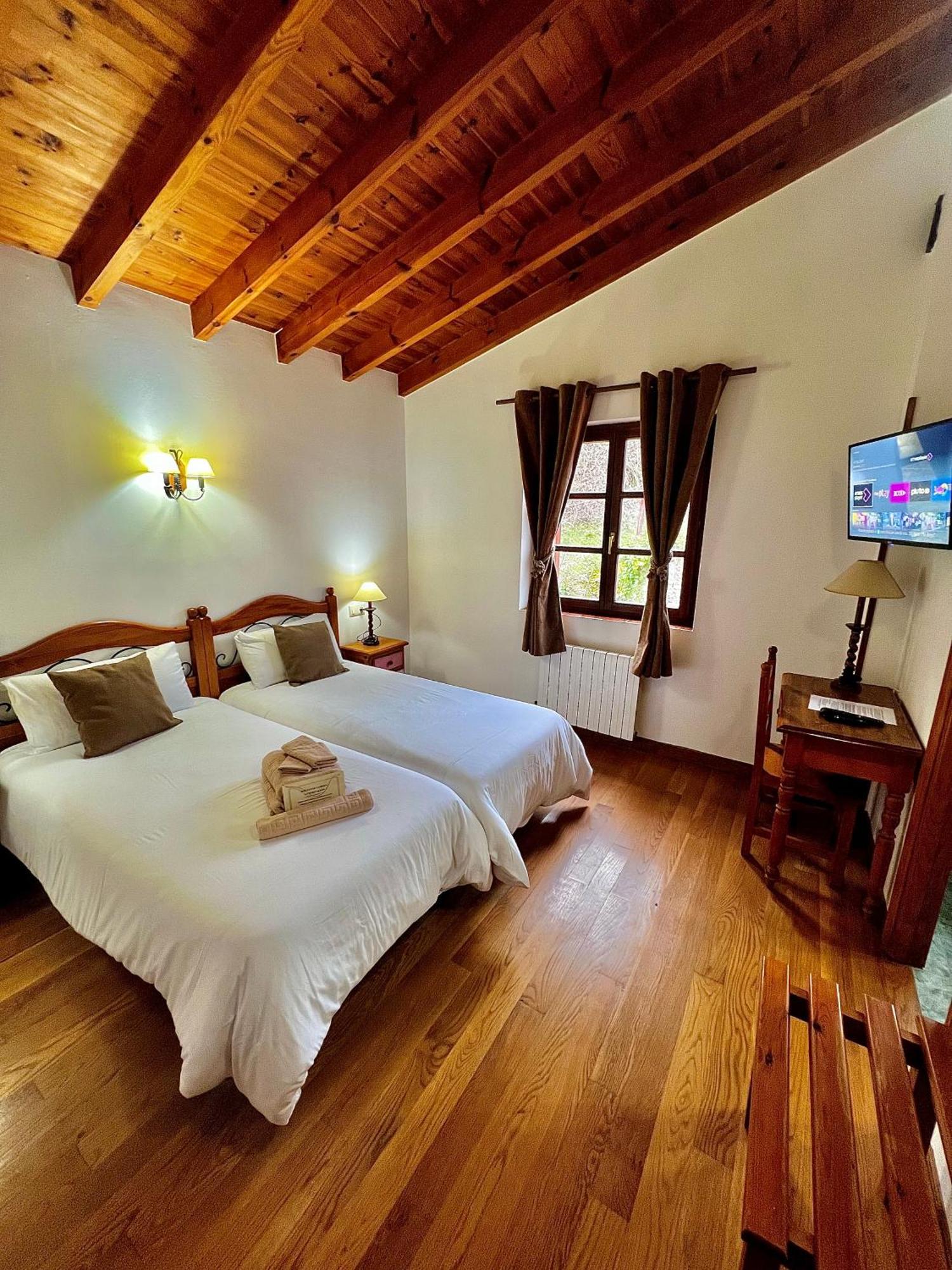 Hotel Rural El Sestil Dobres Exterior foto